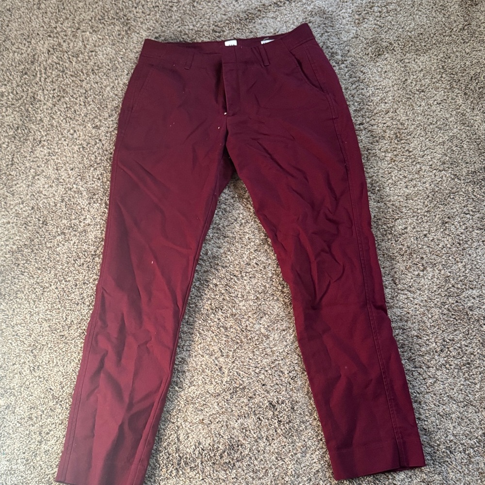 GAP Women's Burgundy Capris